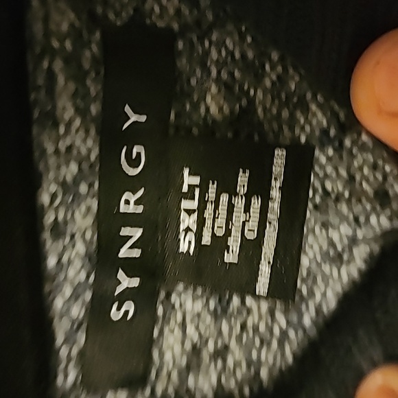 Pullover - Picture 2 of 3